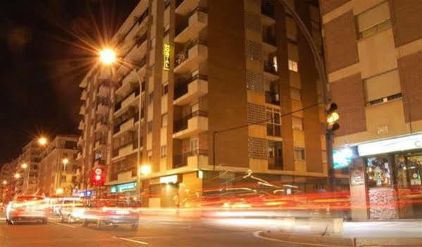 سلامنكا Hostal Los Infantes المظهر الخارجي الصورة